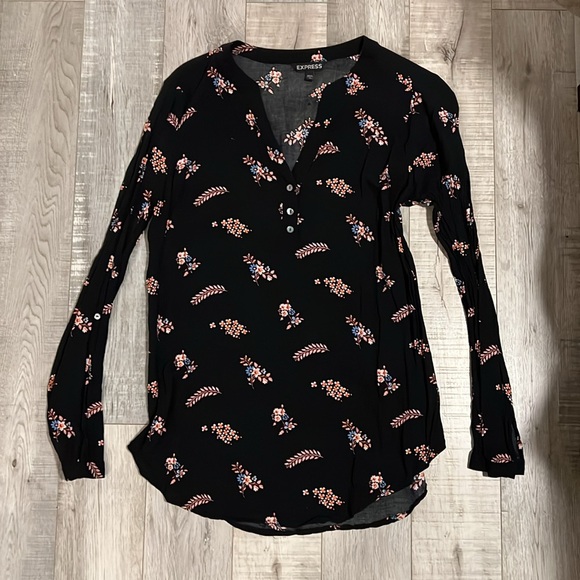 Express Long Sleeve Tunic Top - Picture 7 of 11